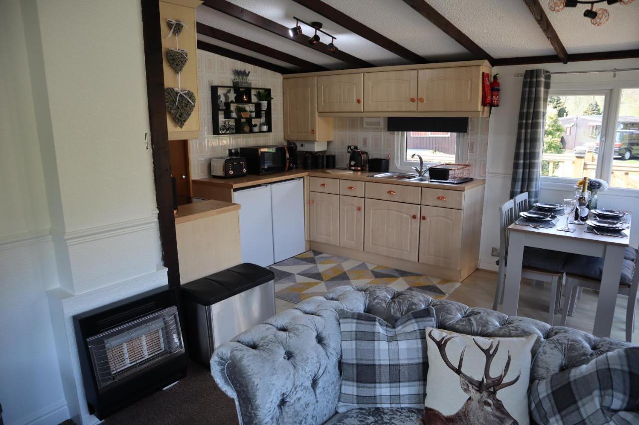 Heddfan, Luxury 3 Bedroom Timber Lodge, Now With Wifi, Caer Beris Park, Builth Wells, Sorry No Tradesmen Or Contractors Allowed Chalet