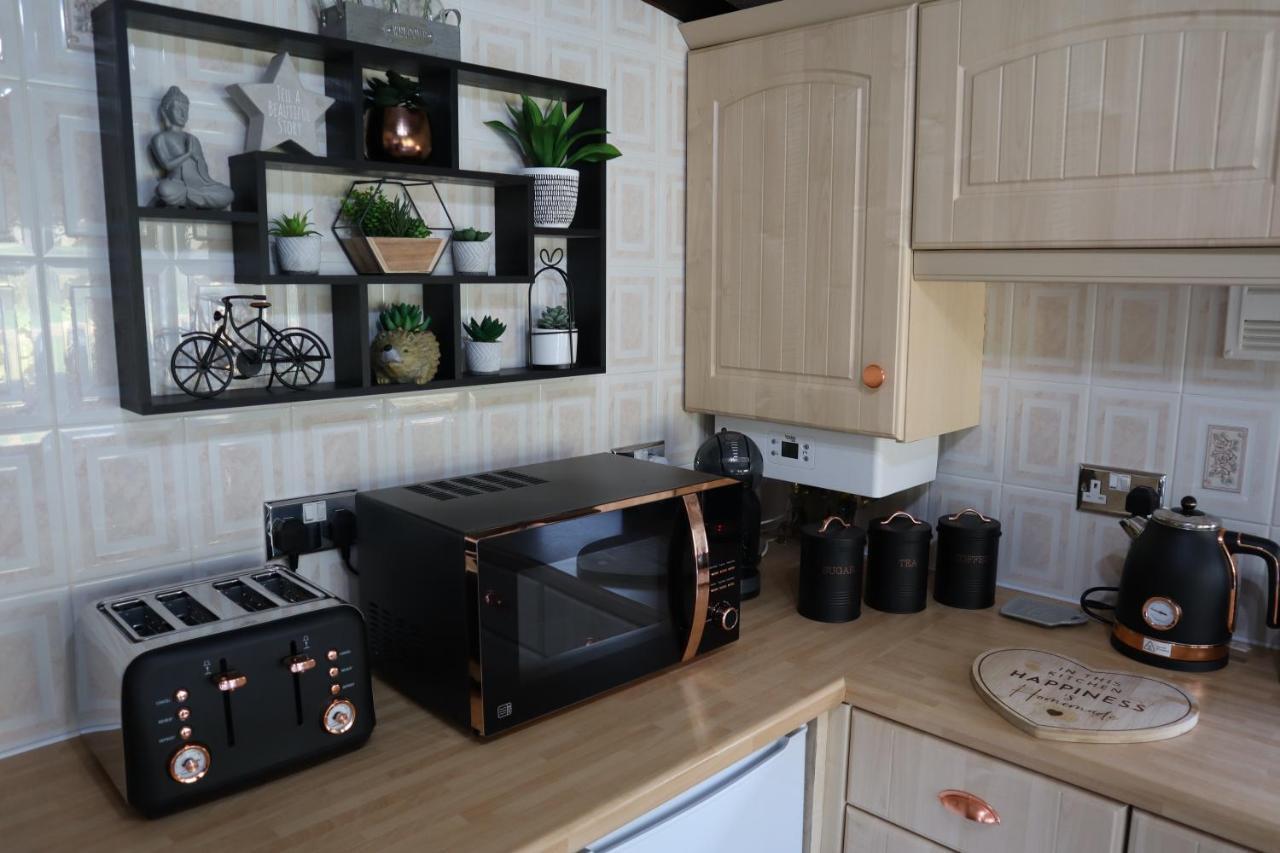 Chalet Heddfan, Luxury 3 Bedroom Timber Lodge, Now With Wifi, Caer Beris Park, Builth Wells, Sorry No Tradesmen Or Contractors Allowed Builth Wells
